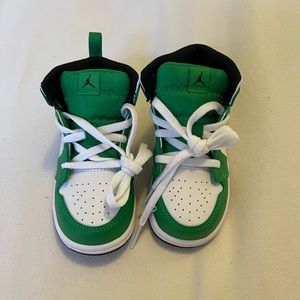 Nike Kids Sneakers - Green and White
